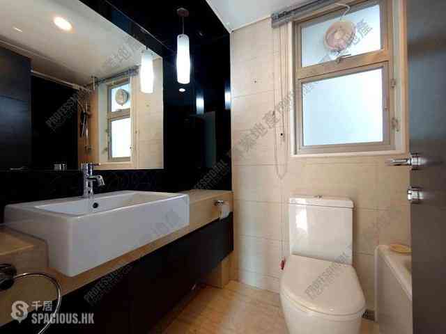 Sai Ying Pun - Centre Place 11