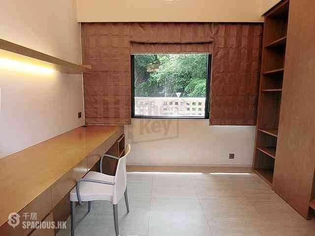 Pok Fu Lam - 18-24, Bisney Road 07
