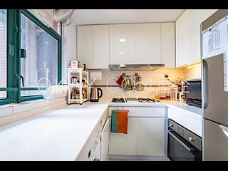 Mid Levels Central - Hillsborough Court 08
