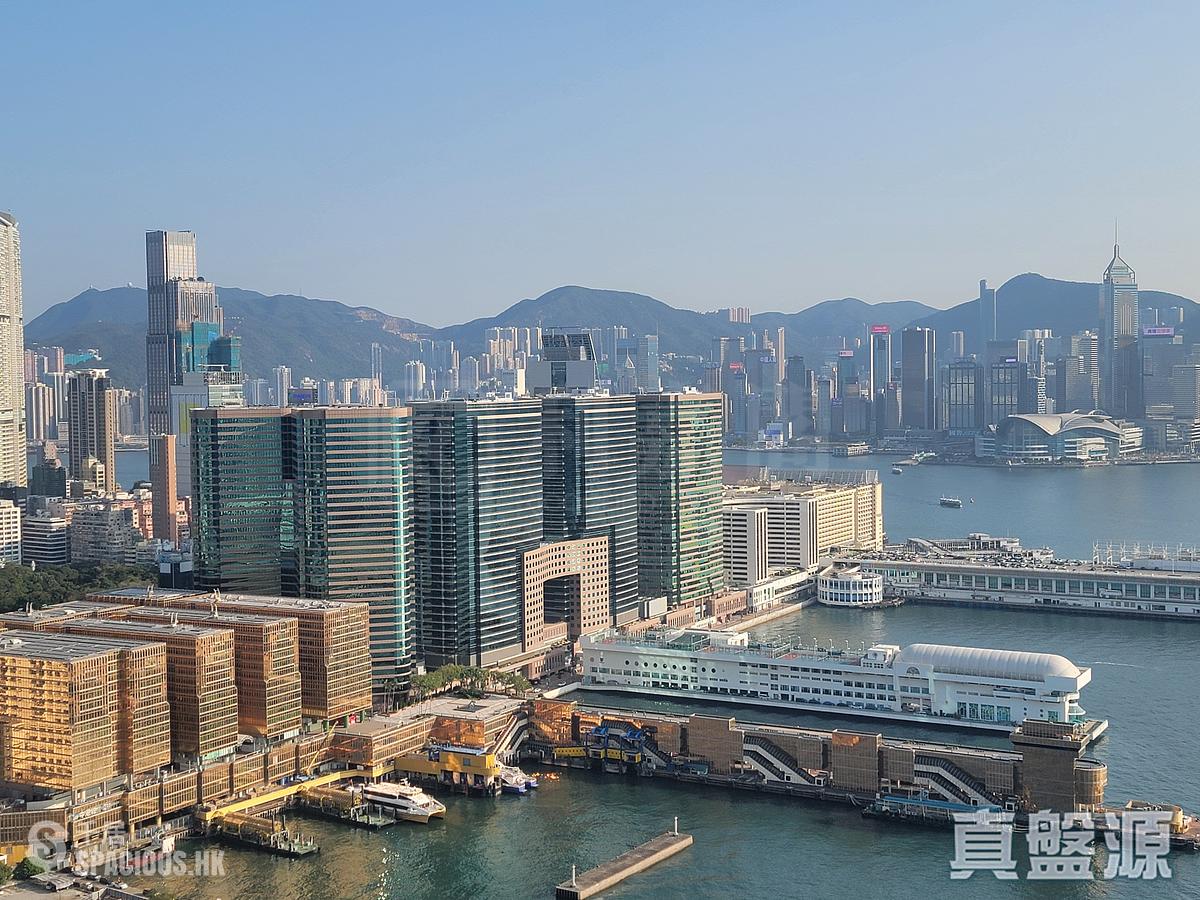 West Kowloon - The Arch Sun Tower (Block 1A) 01