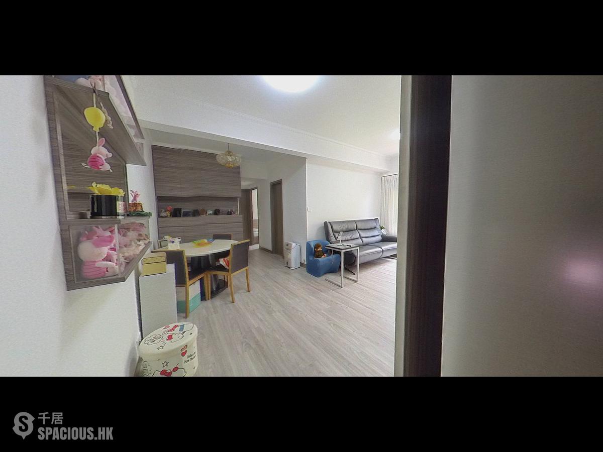 Sai Ying Pun - Hing Hon Building 01