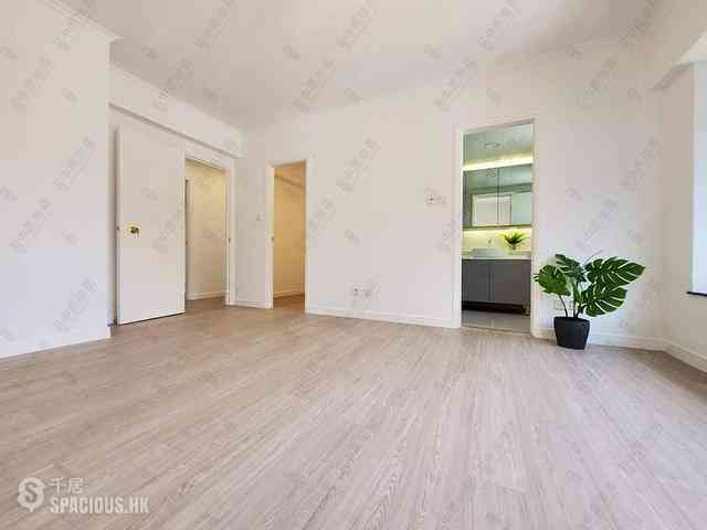 Mid Levels Central - Yukon Court 02