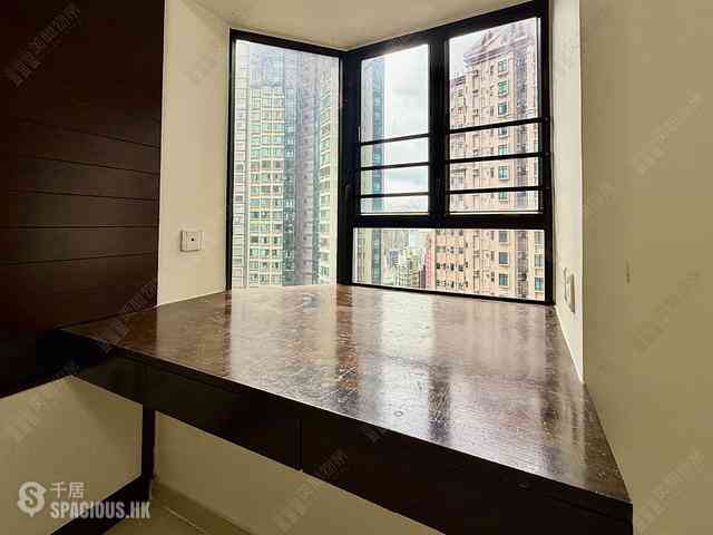 Mid Levels Central - Flourish Court 27