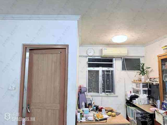 Sai Ying Pun - Yue Sun Mansion Block 2 05