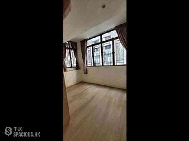 Mid Levels West - Ping On Mansion 05