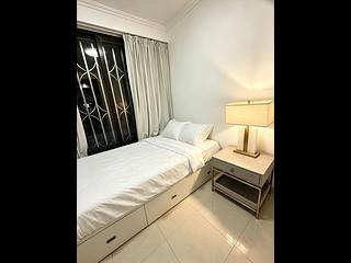 Sai Ying Pun - Fook Moon Building 05