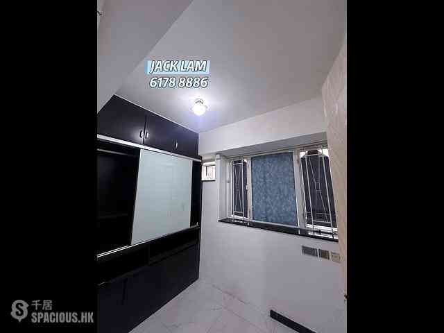 Mong Kok - Kwong Ah Building 02