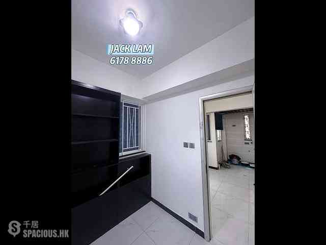 Mong Kok - Kwong Ah Building 05