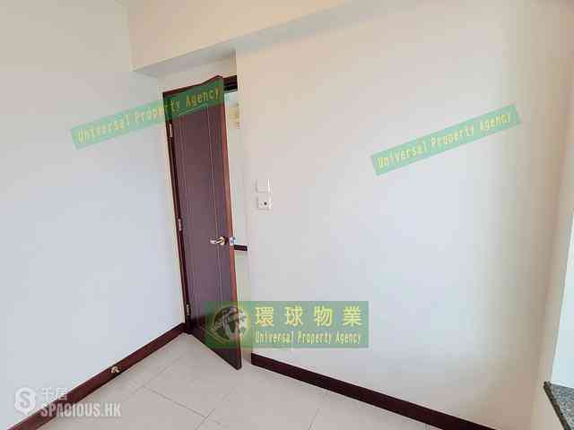 Kennedy Town - The Merton Tower 3 12