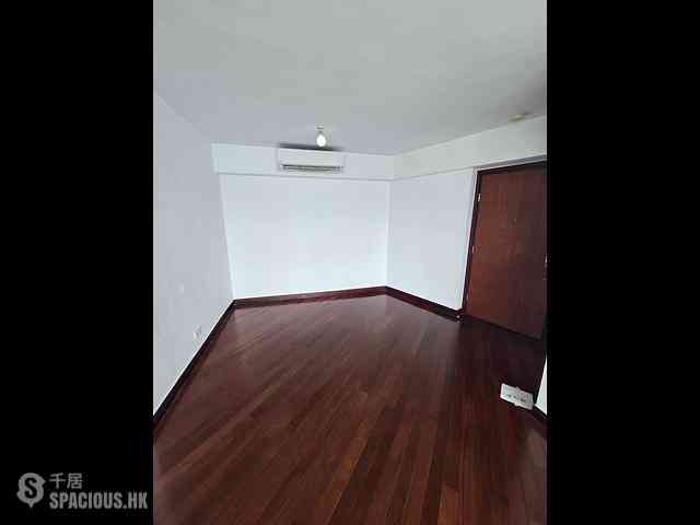Tai Kok Tsui - The Long Beach Tower 9 03