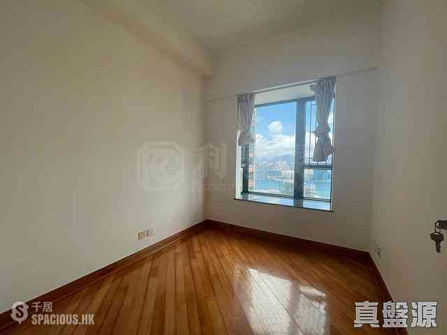 Fortress Hill - Le Sommet Block 2 02