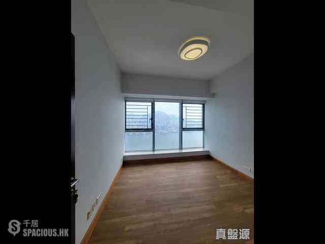 West Kowloon - The Harbourside 12