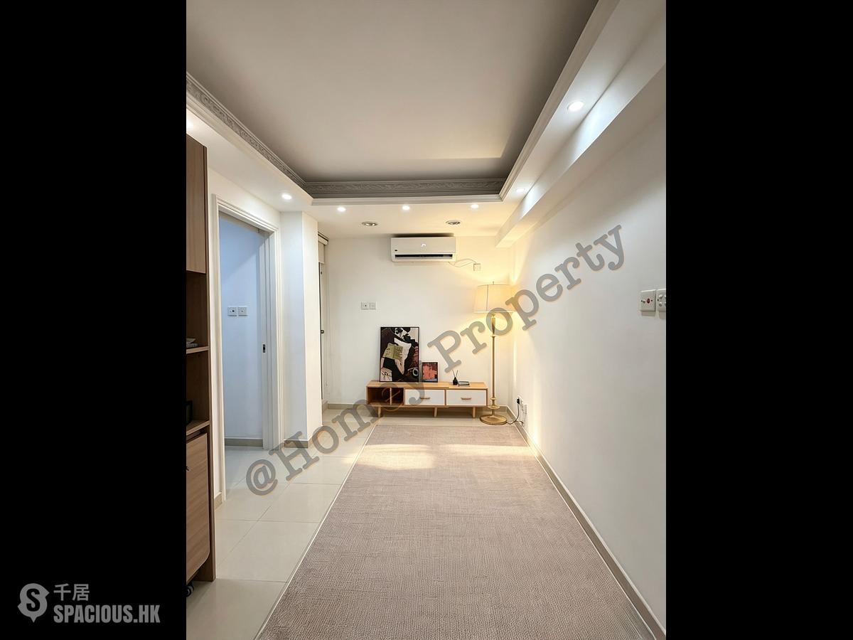 Sai Ying Pun - Fook Moon Building 01
