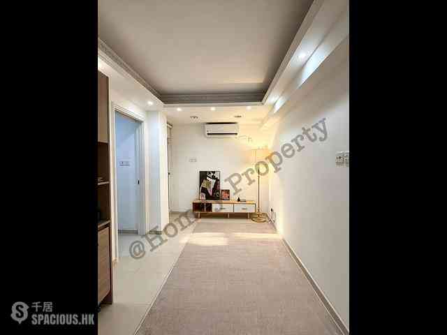 Sai Ying Pun - Fook Moon Building 01