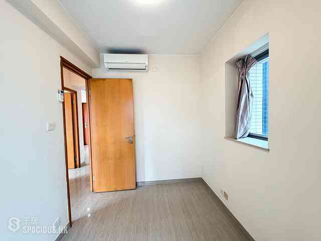 Wan Chai - The Zenith 06