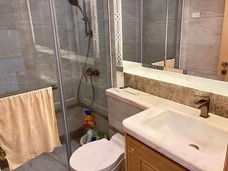 Sai Ying Pun - 63, Pokfulam Emerald House (Tower 2) 08