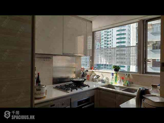 Sai Ying Pun - The Summa Block 2 08