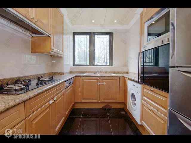 Mid Levels Central - Tavistock II 07