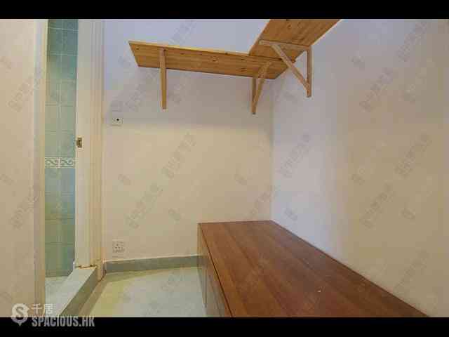 Mid Levels Central - Tavistock II 08