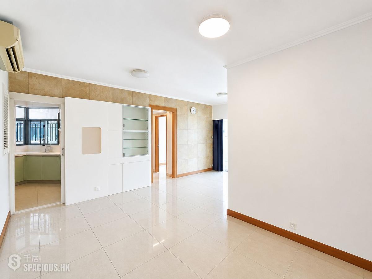 Tung Chung - Coastal Skyline Phase 3 La Rossa 01