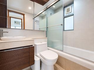 Tung Chung - Coastal Skyline Phase 3 La Rossa 12
