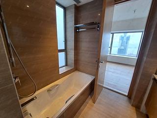 Sai Ying Pun - The Summa Block 2 09