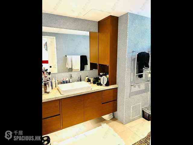 Mid Levels Central - Pearl Gardens Block CD 05