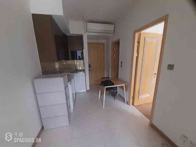 Sai Ying Pun - 63, Pokfulam Emerald House (Tower 2) 04