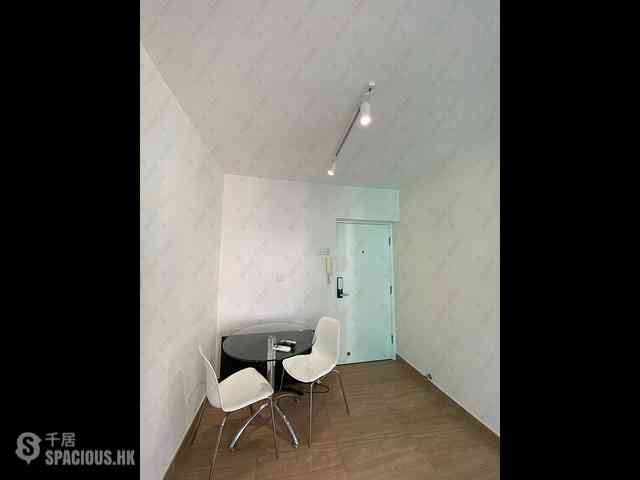 Soho - Ying Pont Building 03