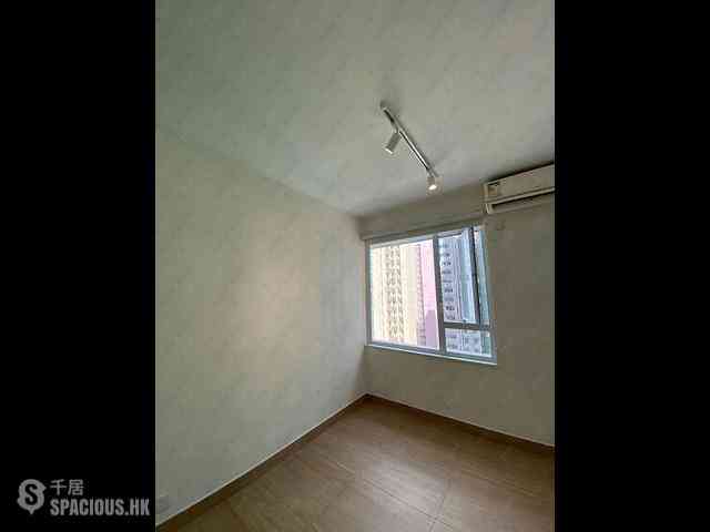 Soho - Ying Pont Building 05