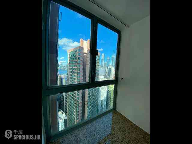 Sheung Wan - Queen's Terrace 02
