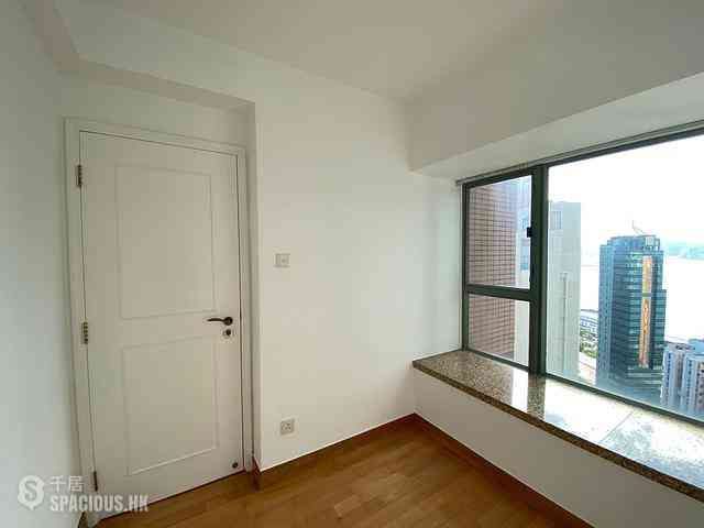 Sheung Wan - Queen's Terrace 09