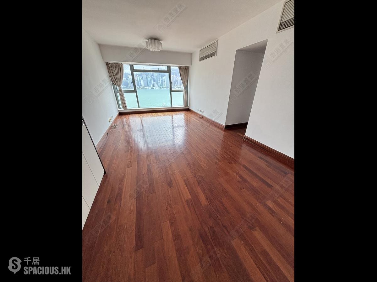 West Kowloon - The Harbourside Block 1 01