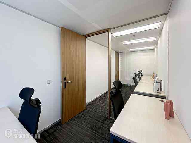 Causeway Bay - Lee Garden One 06