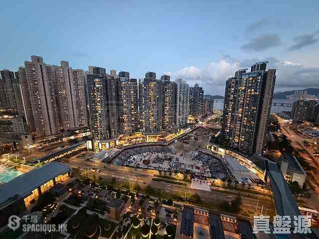 Tseung Kwan O - The Wings 01