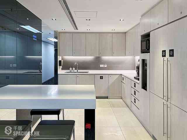 Causeway Bay - Lee Garden One 01