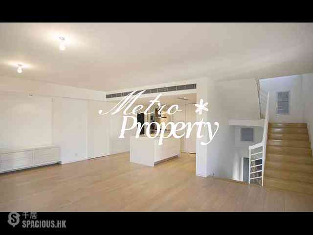 The Peak - Strawberry Hill 01