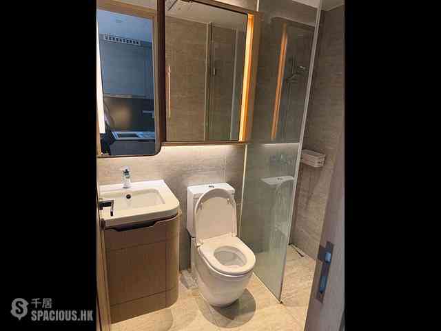 Hung Hom - Upper East Tower 1C 02
