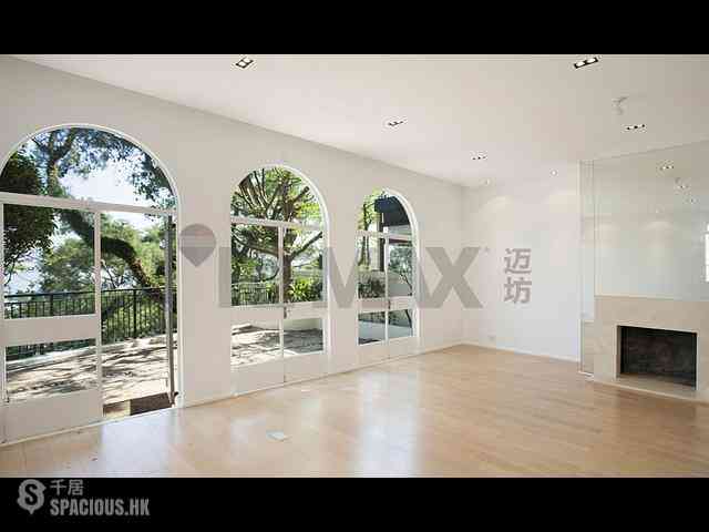 The Peak - Strawberry Hill 02