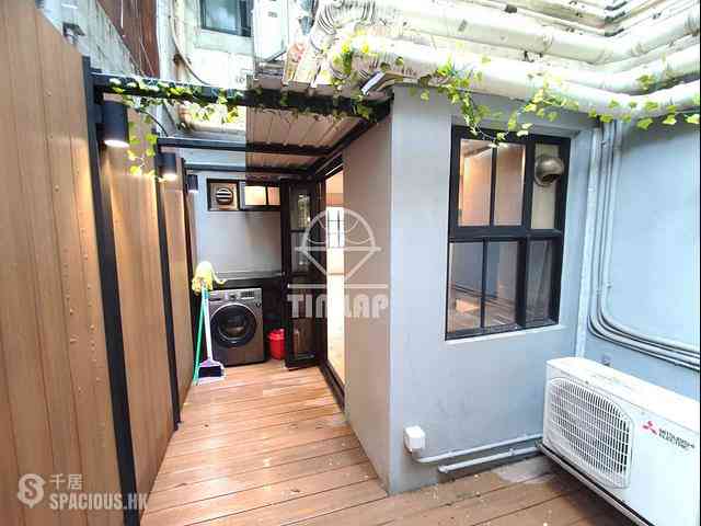 Sheung Wan - 256-258, Hollywood Road 01