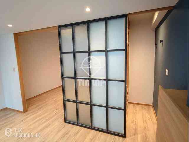 Sheung Wan - 256-258, Hollywood Road 07