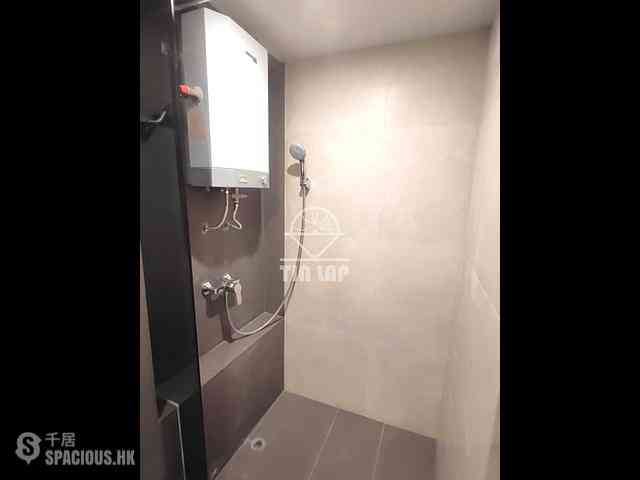 Sheung Wan - 256-258, Hollywood Road 13