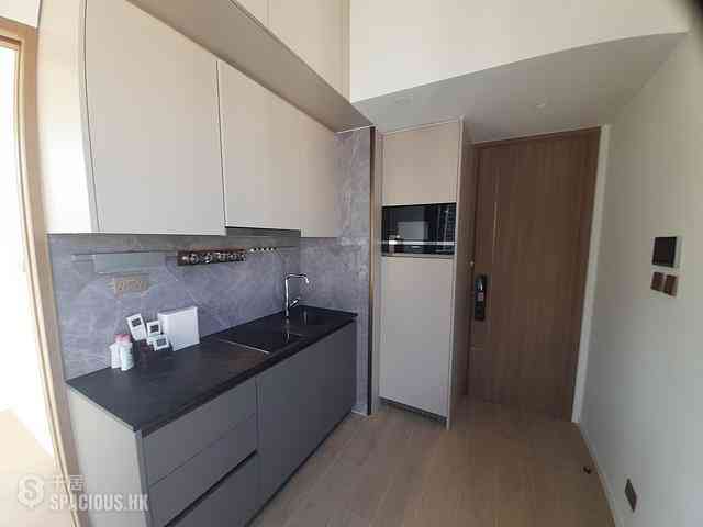 Sai Ying Pun - Des Voeux W Residence 05