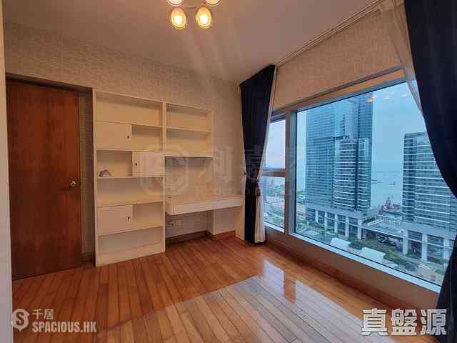 West Kowloon - The Waterfront 13