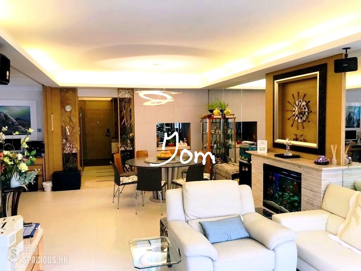 Mid Levels Central - Clovelly Court 01