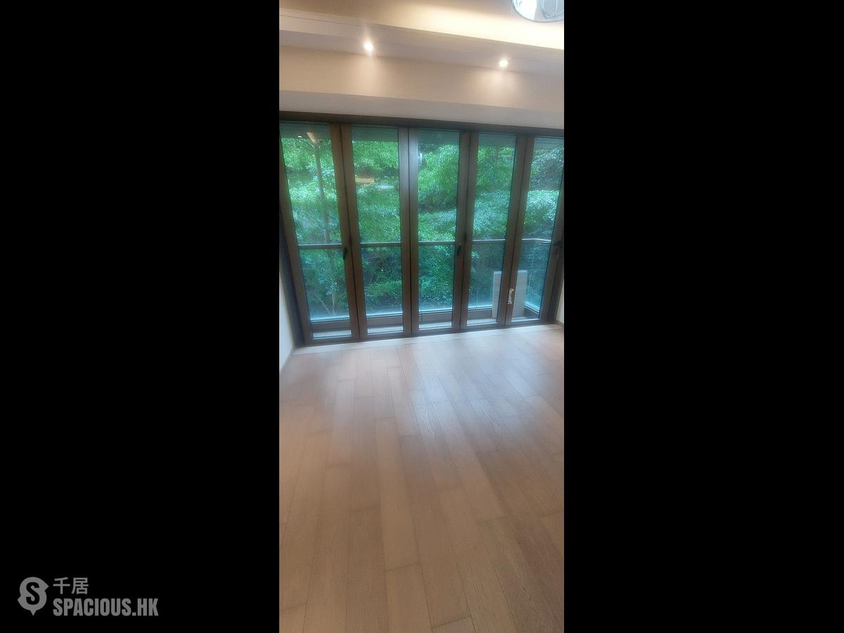 Shau Kei Wan - Island Garden 01