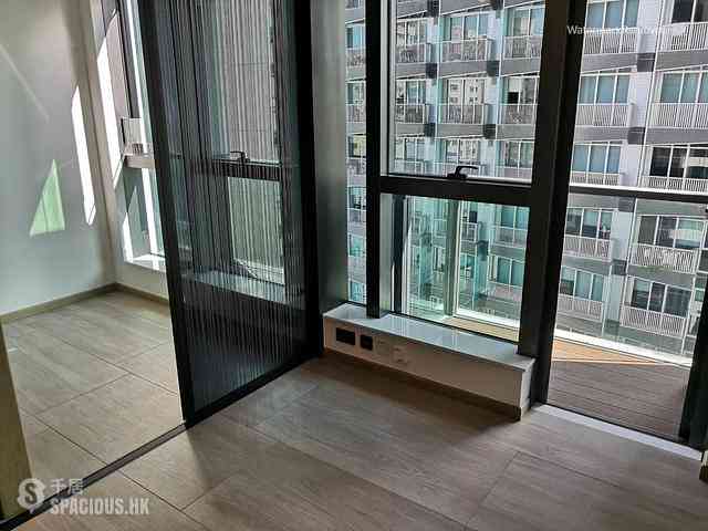 Sai Ying Pun - Two・Artlane 01