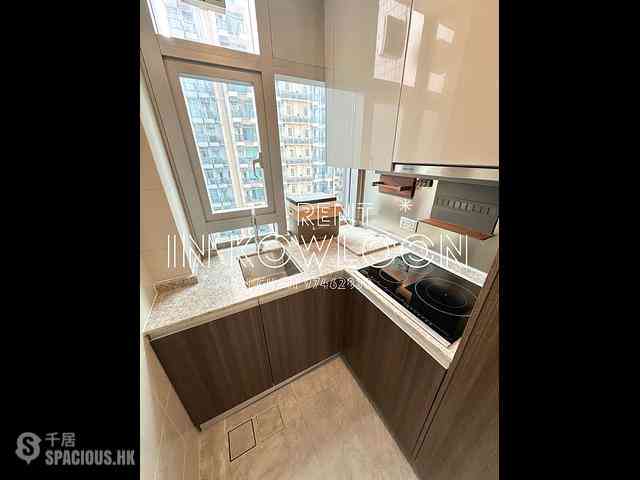 Tai Kok Tsui - L・Living 23 05