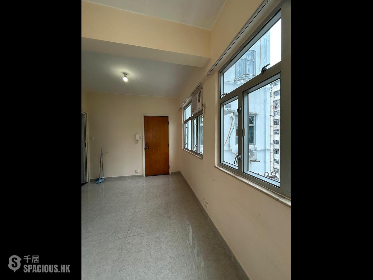 Sai Wan Ho - Wah Tong Building 01
