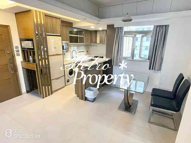 Soho - Caravan Court 01